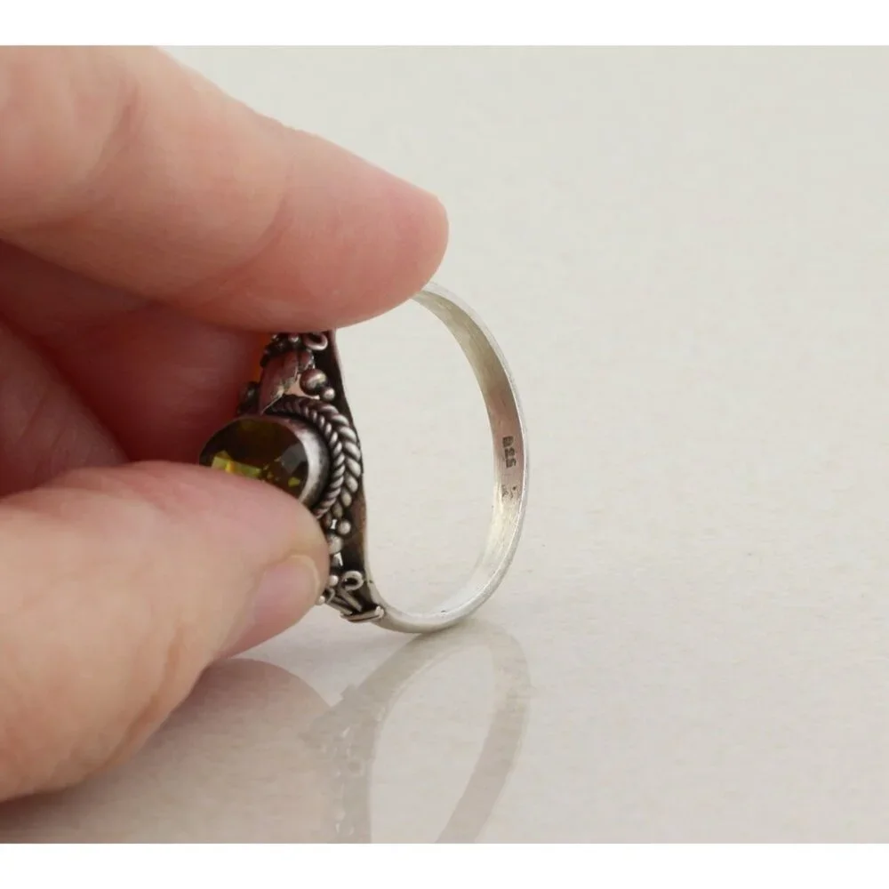 Sterling Silver Green Cubic Zirconia Ring Size 9 1/4 - Picture 6 of 7